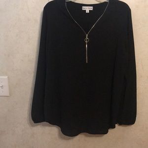 Black top size large